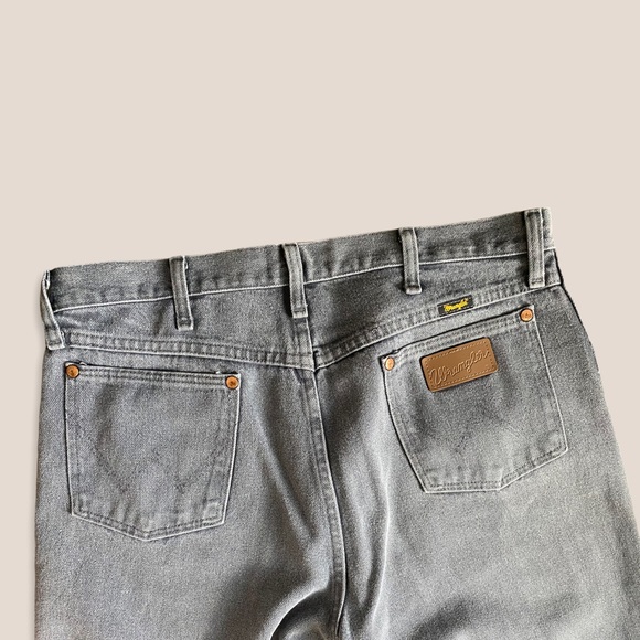 Grey vintage wranglers! - Picture 1 of 3